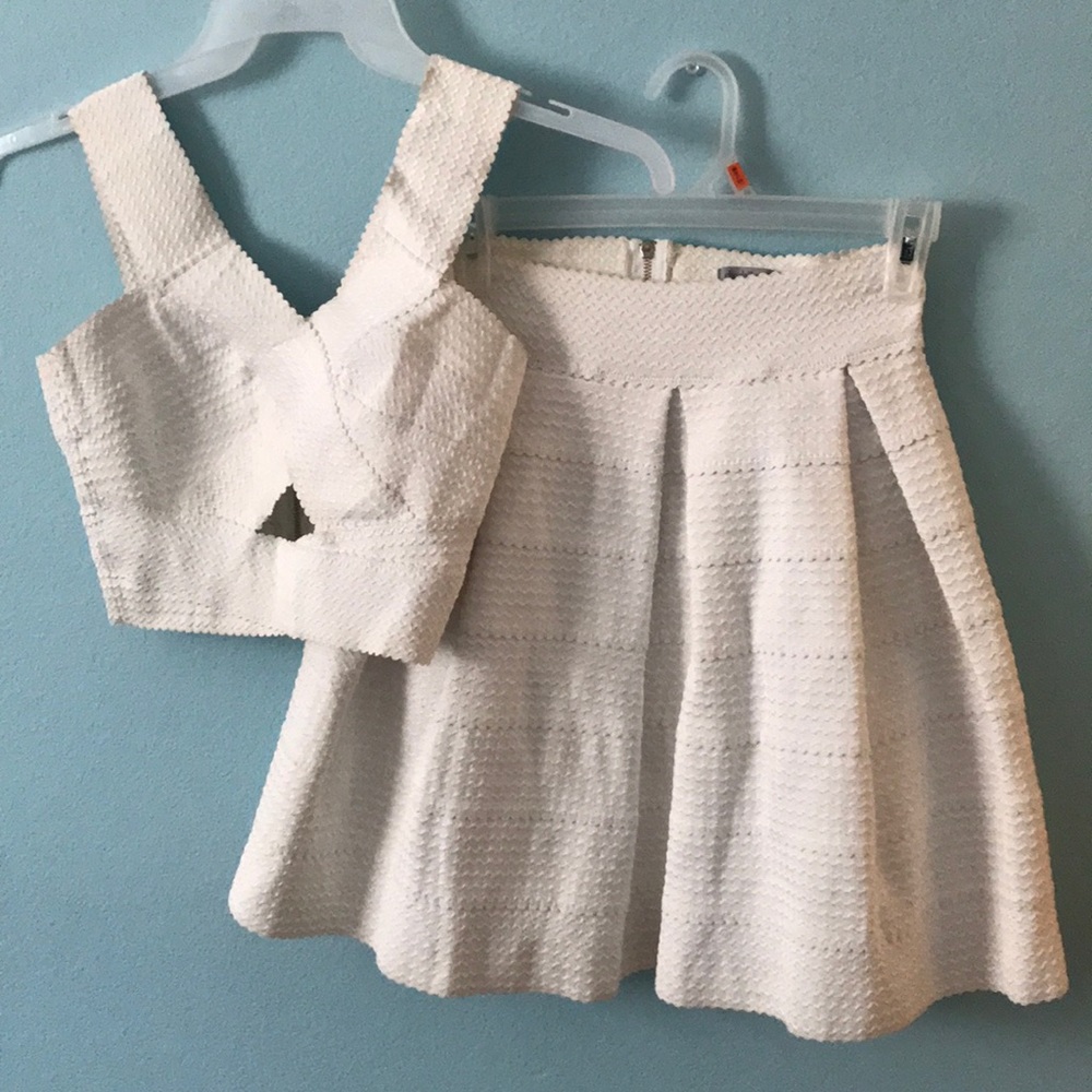 Off white 2 piece skirt set